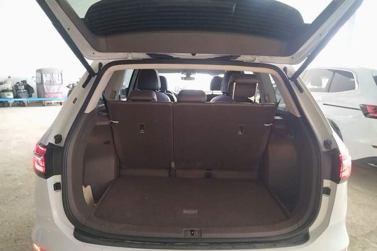 Used Volkswagen Viloran 2024 330TSI Luxury Edition Trunk