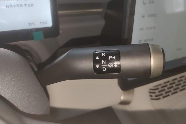 Used Volkswagen Zhongdu 08 2026 Model Single-Motor Low-Configuration Gear Lever