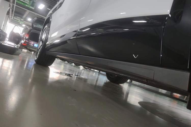 Used Volkswagen Zhongdu 08 2026 Model Single-Motor Low-Configuration Left Side Sill