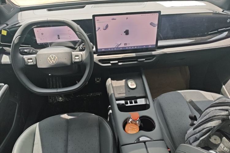 Used Volkswagen Zhongyu 07 2026 Model Pure SE Center Console