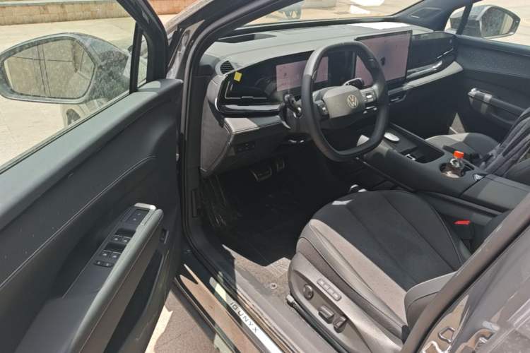 Used Volkswagen Zhongyu 07 2026 Model Pure SE Driver Seat