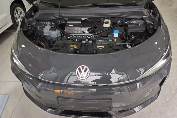 Used Volkswagen Zhongyu 07 2026 Model Pure Engine Bay