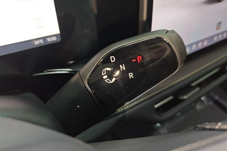 Used Volkswagen Zhongyu 07 2026 Model Pure Gear Lever