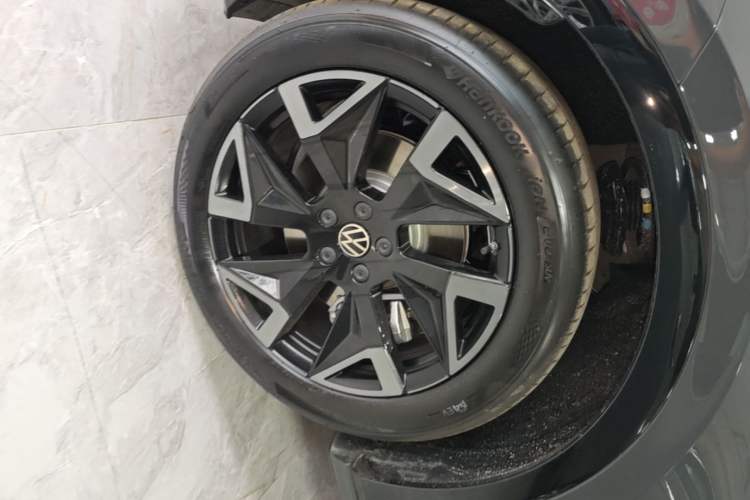 Used Volkswagen Zhongyu 07 2026 Model Pure Left Front Wheel Hub