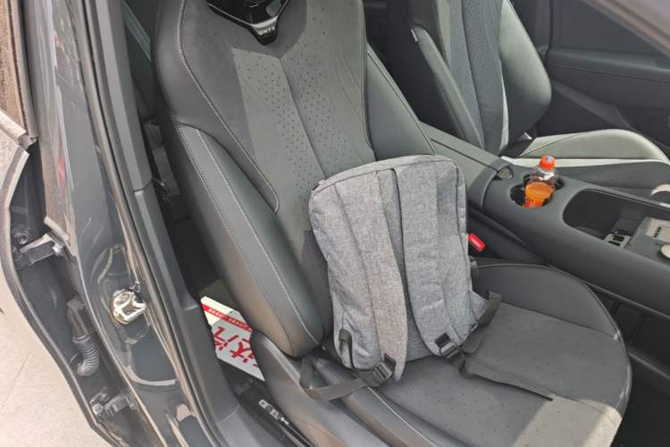 Used Volkswagen Zhongyu 07 2026 Model Pure SE Right Front Seat