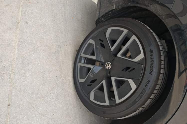 Used Volkswagen Zhongyu 07 2026 Model Pure SE Right Rear Wheel Hub