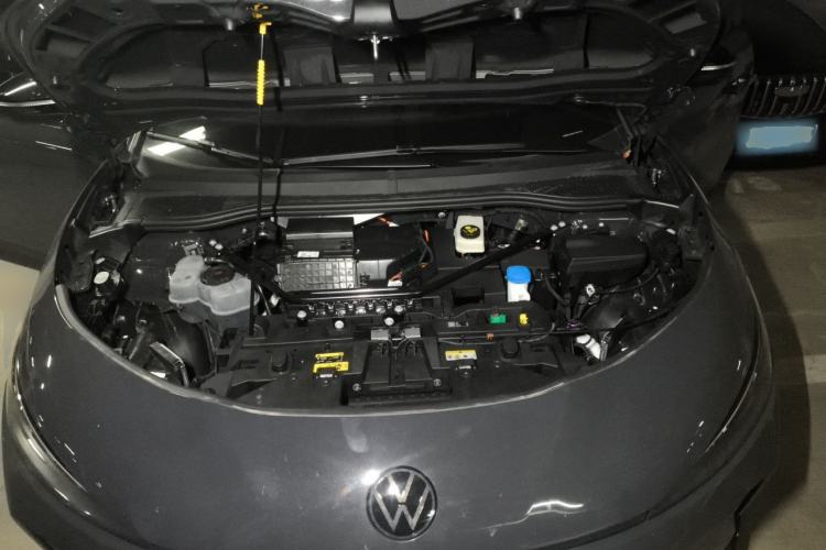 Used Volkswagen Zhongyu 07 2026 Model Pure Engine Bay
