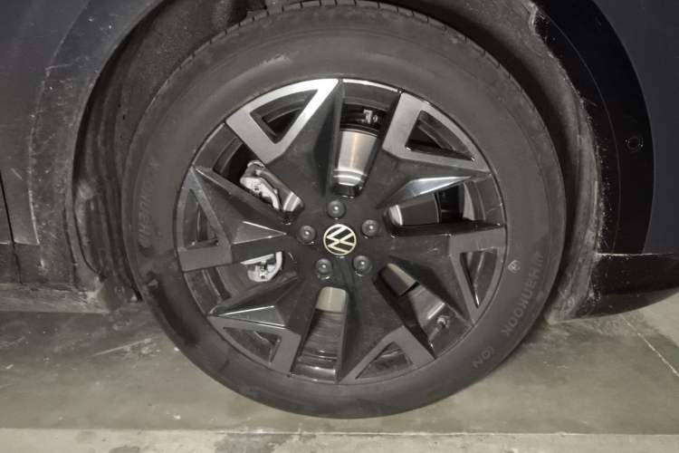 Used Volkswagen Zhongyu 07 2026 Model Pure Right Front Wheel Hub