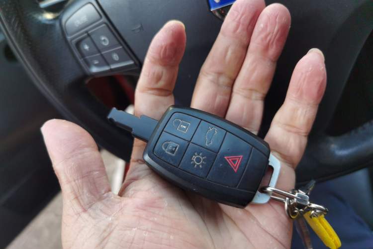 Used Volvo C30 2008 2.4i model Vehicle Key