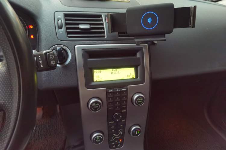 Used Volvo C30 2008 2.4i model Audio And AC Panel