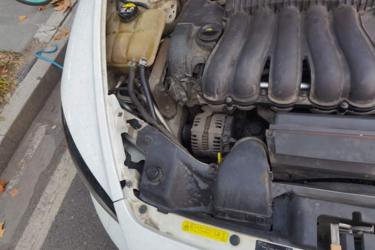 Used Volvo C30 2008 2.4i model Engine Bay Right