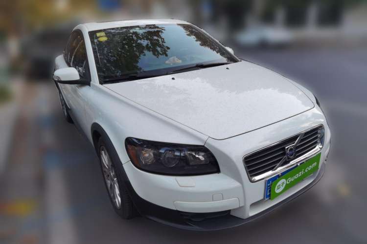 Used Volvo C30 2008 2.4i model Front Right 45 Deg