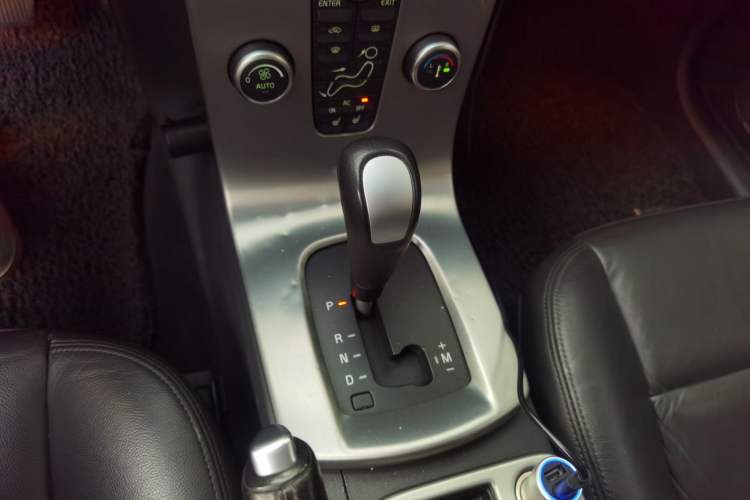 Used Volvo C30 2008 2.4i model Gear Lever