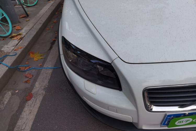 Used Volvo C30 2008 2.4i model Right Front Headlight
