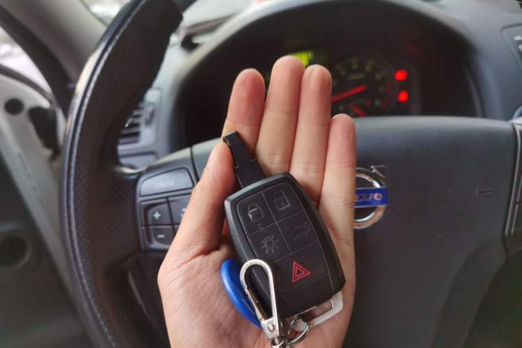 Used Volvo C30 2008 2.4i model Vehicle Key