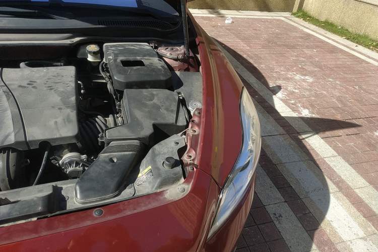 Used Volvo C30 2010 2.0 ZhiShang Version Engine Bay Left