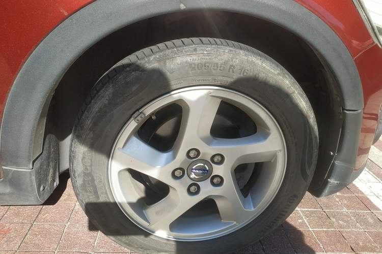 Used Volvo C30 2010 2.0 ZhiShang Version Right Front Wheel Hub