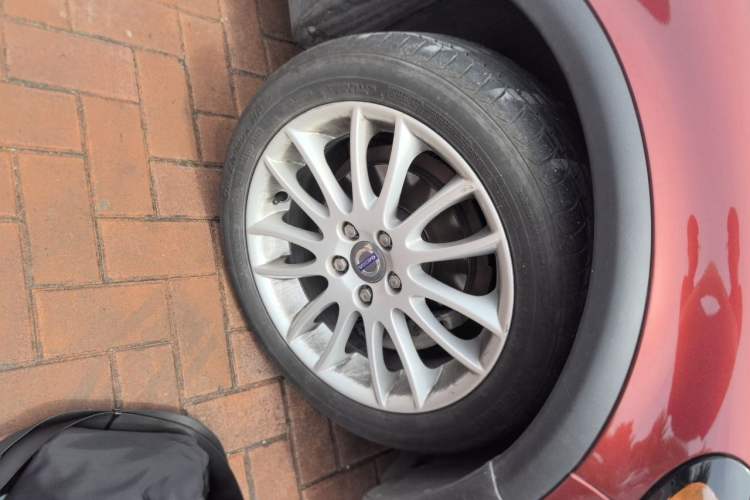 Used Volvo C30 2010 2.0 Personalized Sport Edition Right Front Wheel Hub