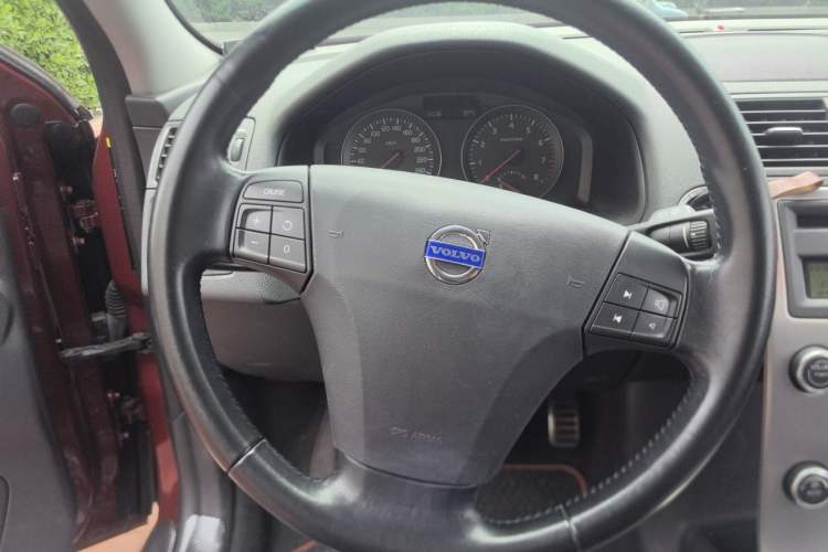 Used Volvo C30 2010 2.0 Personalized Sport Edition Steering Wheel