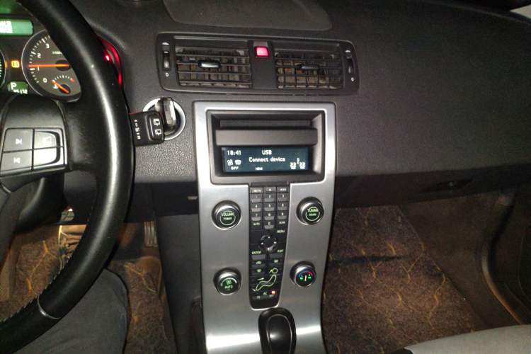 Used Volvo C30 2010 2.0 ZhiShang Version Audio And AC Panel