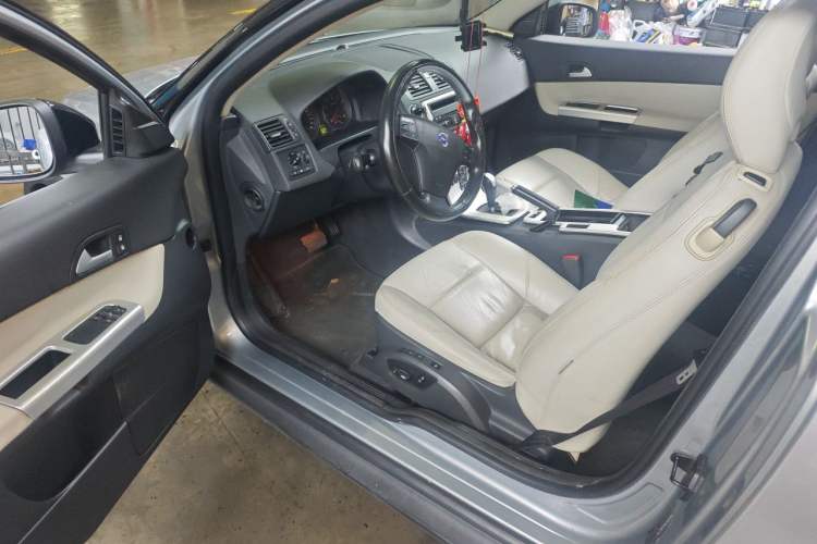 Used Volvo C30 2010 Revised Version 2.4i Personalized Sport Edition Driver Seat
