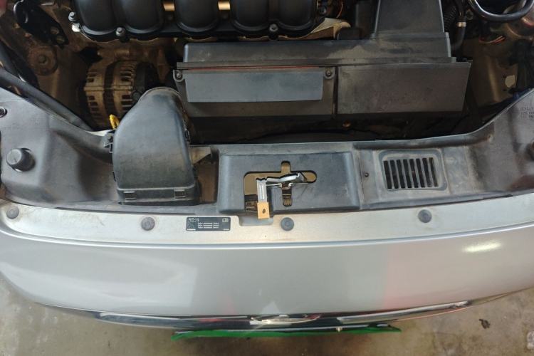 Used Volvo C30 2010 Revised Version 2.4i Personalized Sport Edition Engine Bay