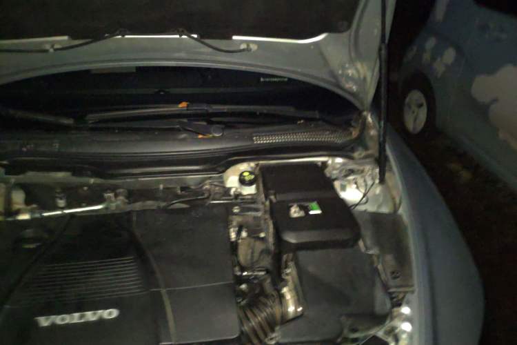 Used Volvo C30 2010 2.0 ZhiShang Version Engine Bay Left