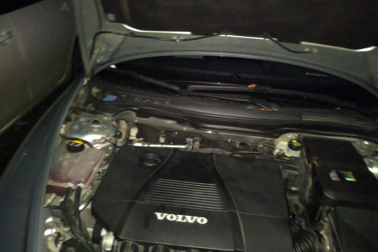 Used Volvo C30 2010 2.0 ZhiShang Version Engine Bay Right
