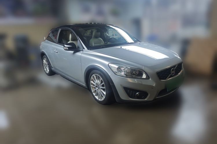 Used Volvo C30 2010 Revised Version 2.4i Personalized Sport Edition Front Right 45 Deg