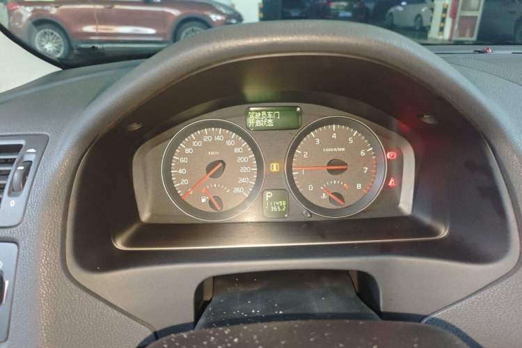 Used Volvo C30 2010 Revised Version 2.4i Personalized Sport Edition Instrument Cluster