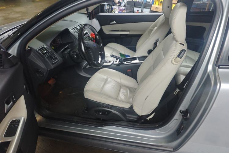 Used Volvo C30 2010 Revised Version 2.4i Personalized Sport Edition Left Front Seat