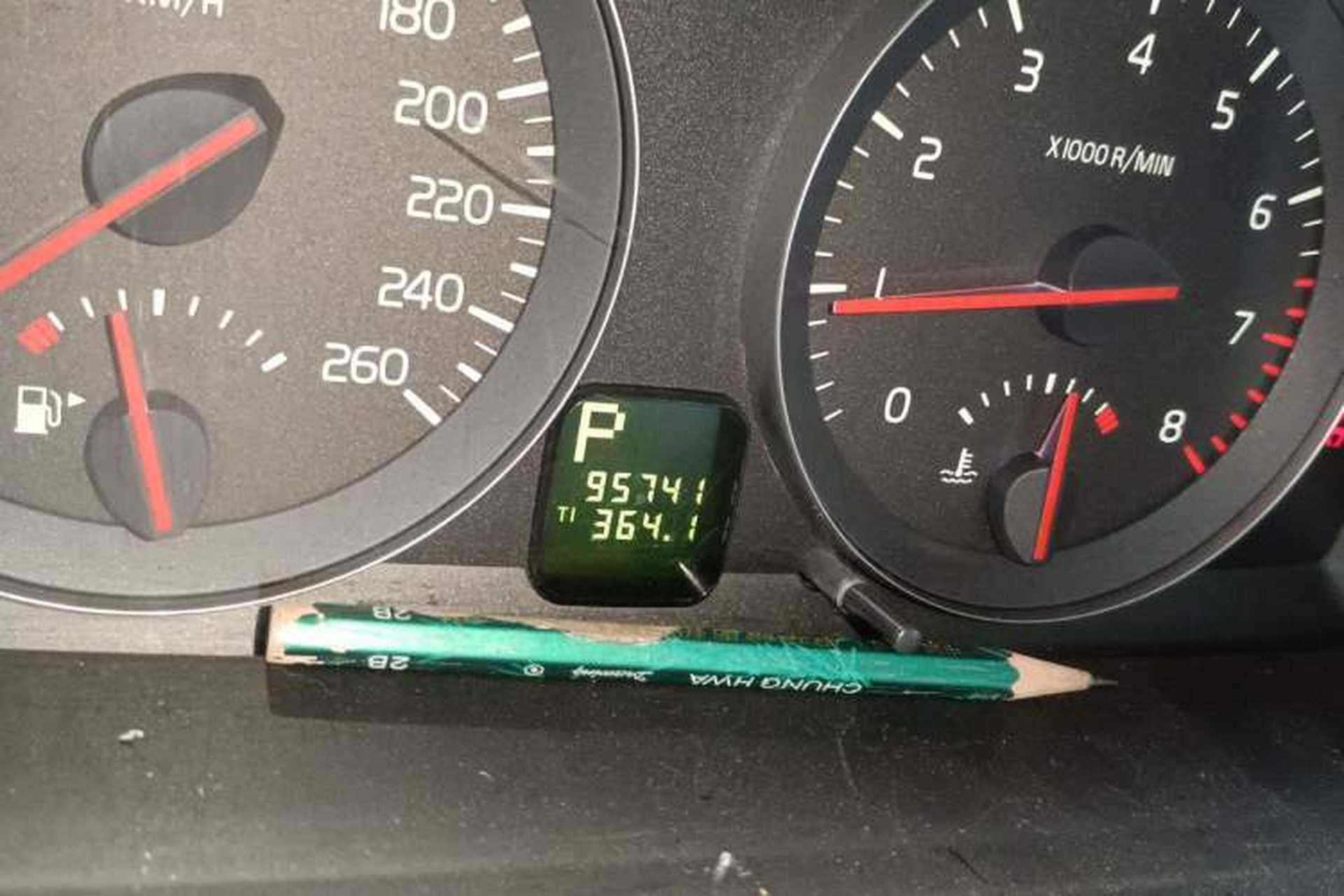 Used Volvo C30 2010 2.0 ZhiShang Version Odometer Close Up