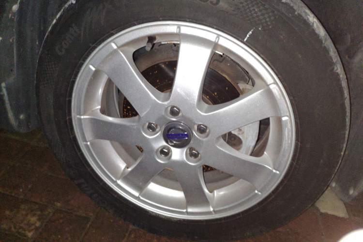 Used Volvo C30 2010 2.0 ZhiShang Version Right Front Wheel Hub
