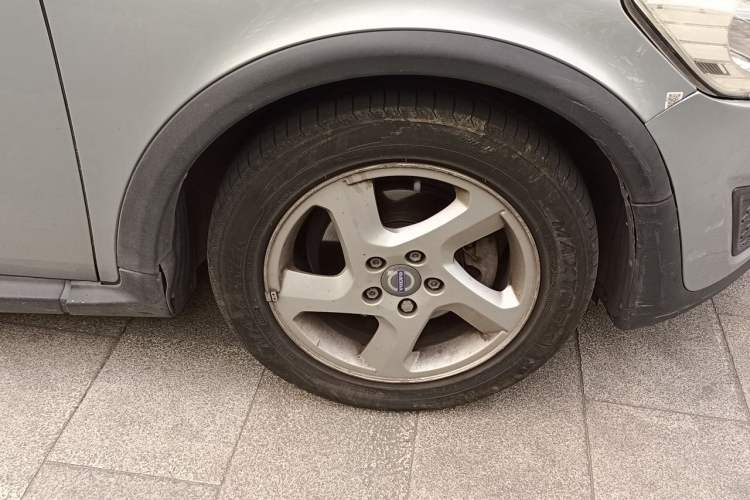 Used Volvo C30 2010 2.0 ZhiShang Version Right Front Wheel Hub