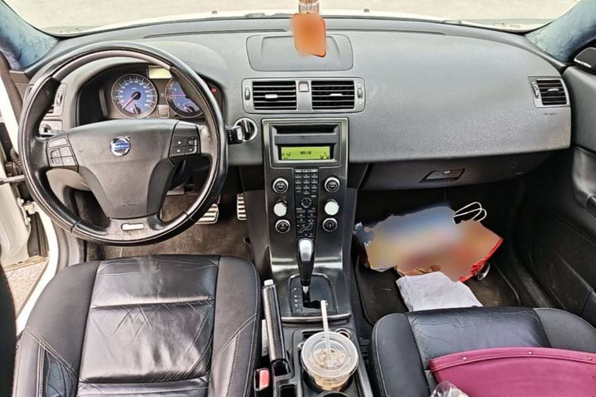 Used Volvo C30 2010 Revised Version 2.0 ZhiShang Edition Center Console