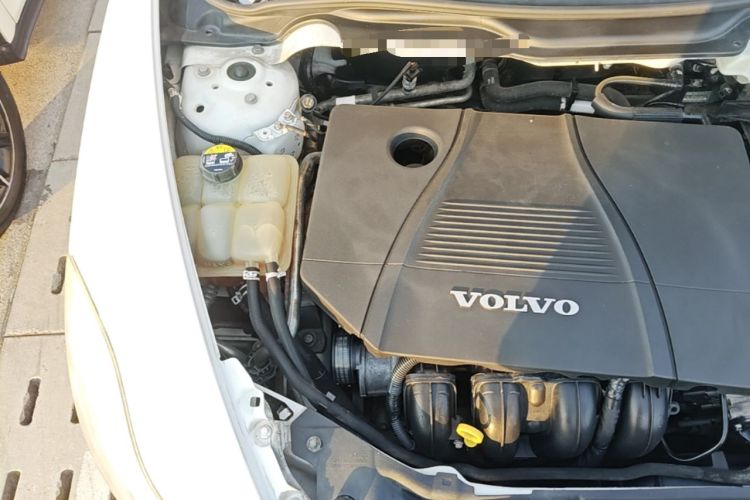 Used Volvo C30 2010 Revised Version 2.0 ZhiShang Edition Engine Bay Right