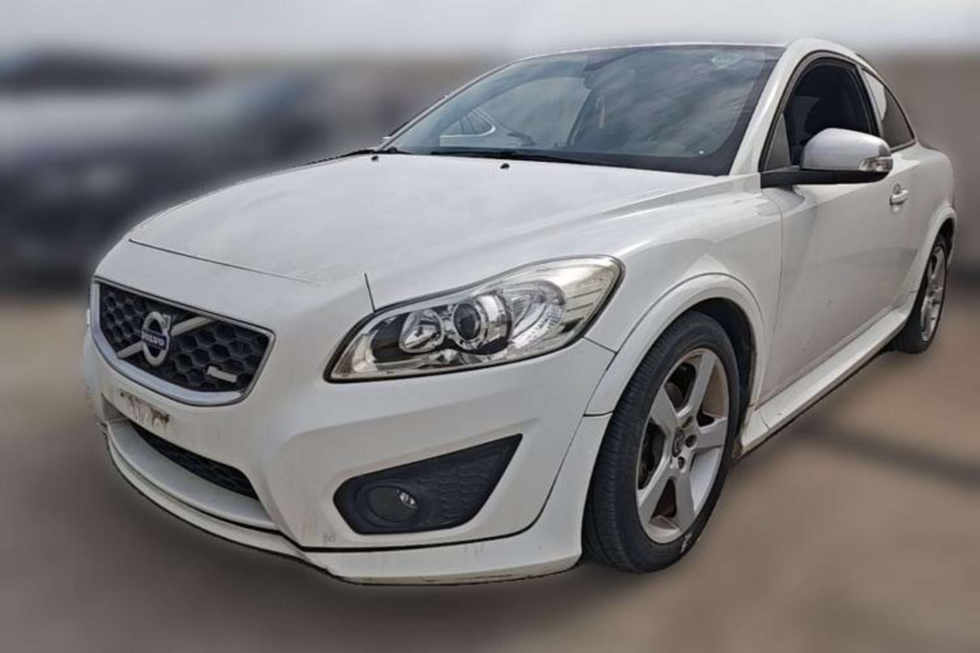 Used Volvo C30 2010 Revised Version 2.0 ZhiShang Edition Front Left 45 Deg