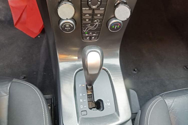 Used Volvo C30 2010 Revised Version 2.0 ZhiShang Edition Gear Lever