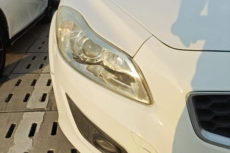 Used Volvo C30 2010 Revised Version 2.0 ZhiShang Edition Right Front Headlight