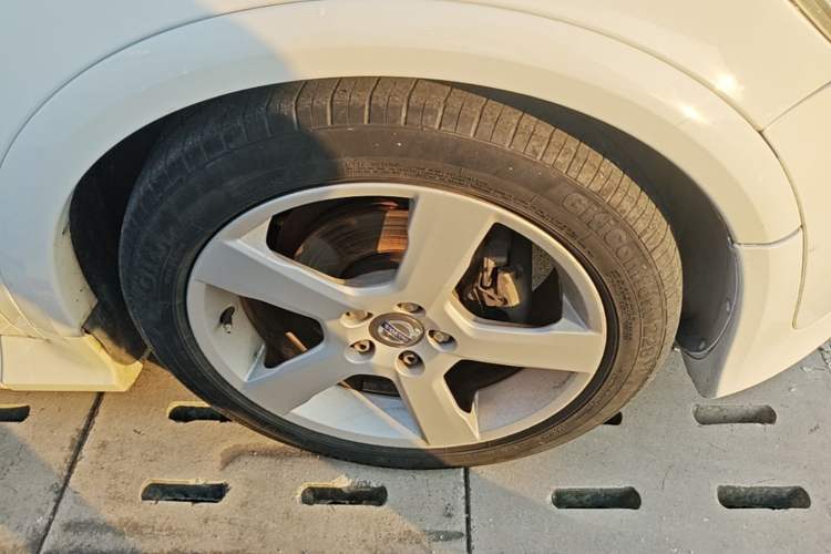 Used Volvo C30 2010 Revised Version 2.0 ZhiShang Edition Right Front Wheel Hub