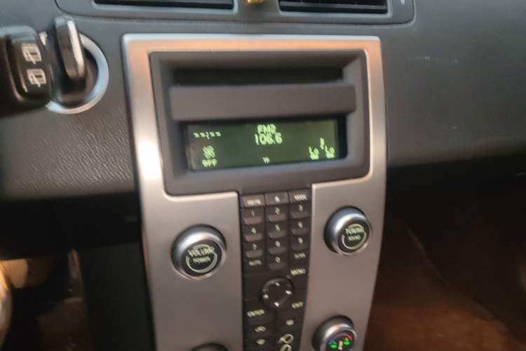 Used Volvo C30 2010 2.0 ZhiShang Version Audio And AC Panel