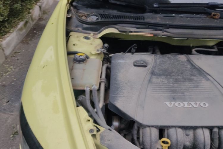 Used Volvo C30 2010 2.0 ZhiShang Version Engine Bay Right