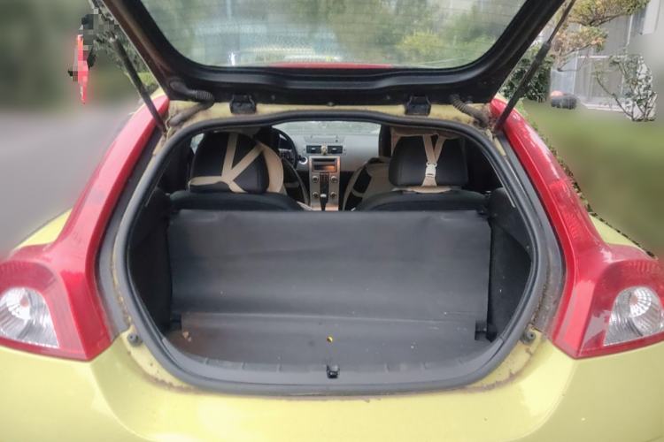 Used Volvo C30 2010 2.0 ZhiShang Version Trunk