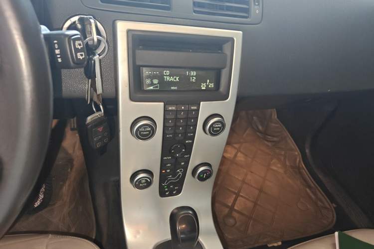 Used Volvo C30 2011 2.0 Zhiya Edition Audio And AC Panel