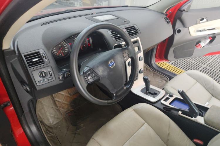 Used Volvo C30 2011 2.0 ZhiShang Edition Center Console