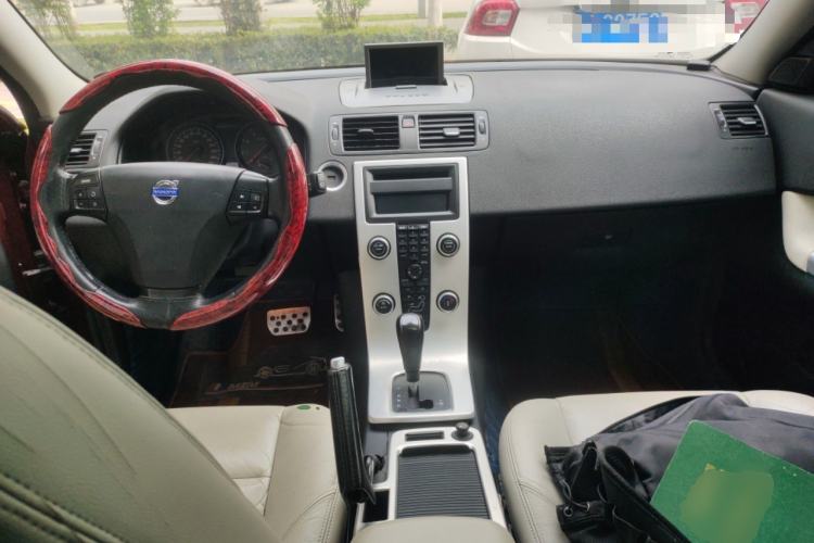 Used Volvo C30 2011 2.0 Zhiya Edition Center Console