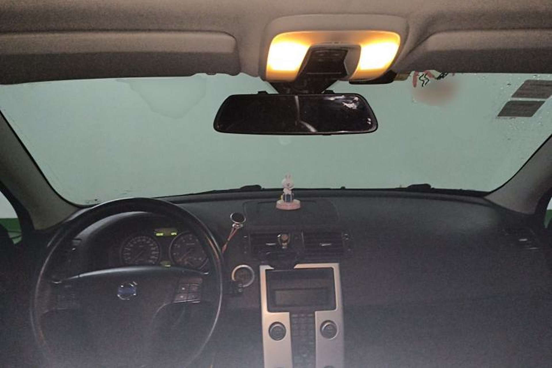 Used Volvo C30 2011 2.0 Zhiya Edition Center Console
