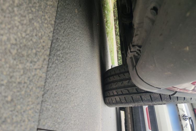 Used Volvo C30 2011 2.0 Zhiya Edition Chassis Front Right