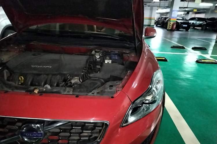 Used Volvo C30 2011 2.0 ZhiShang Edition Engine Bay Left