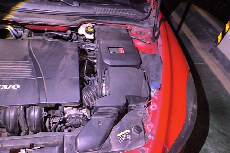 Used Volvo C30 2011 2.0 R-Design Engine Bay Left
